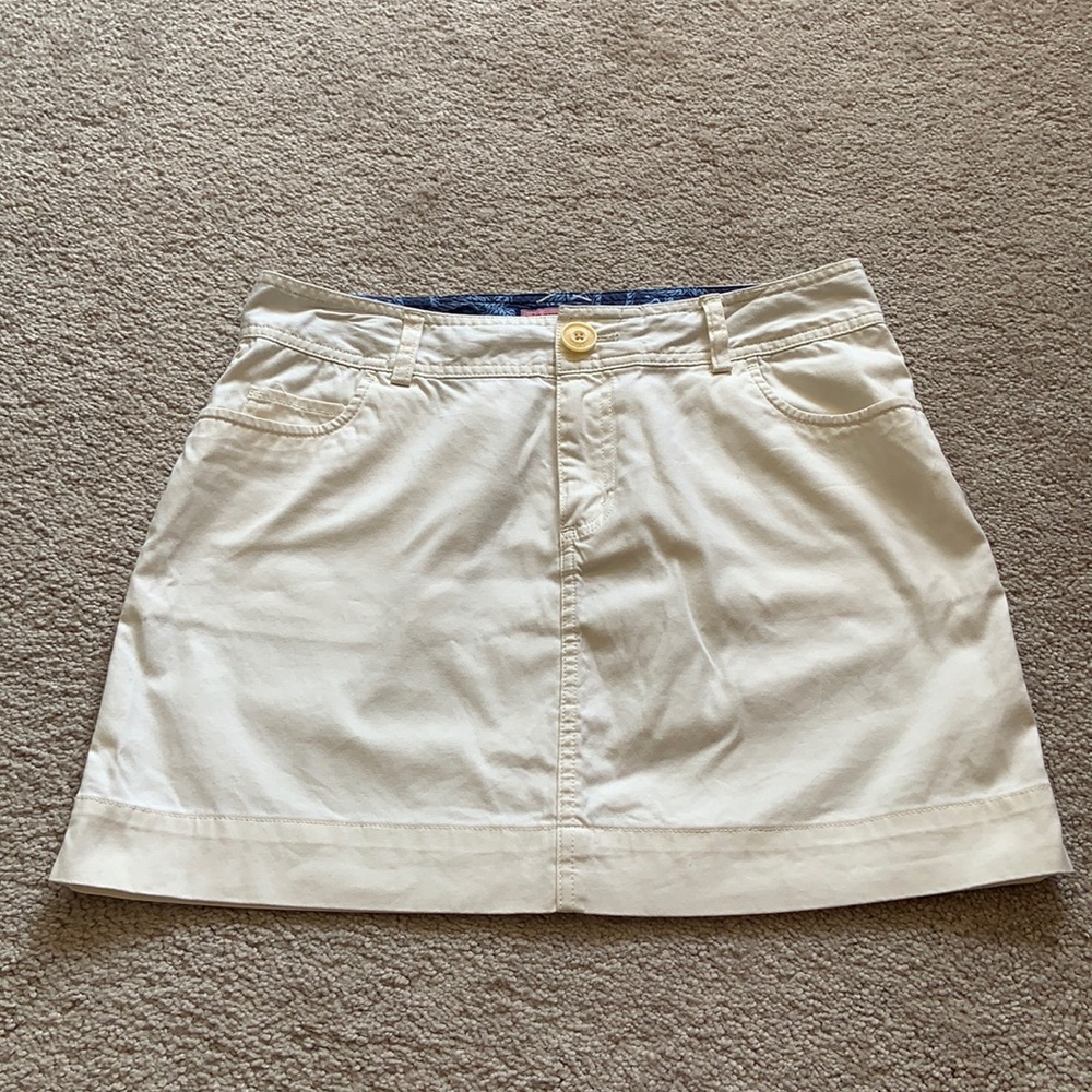 Cream skirt. Vineyard vines. Size 6.